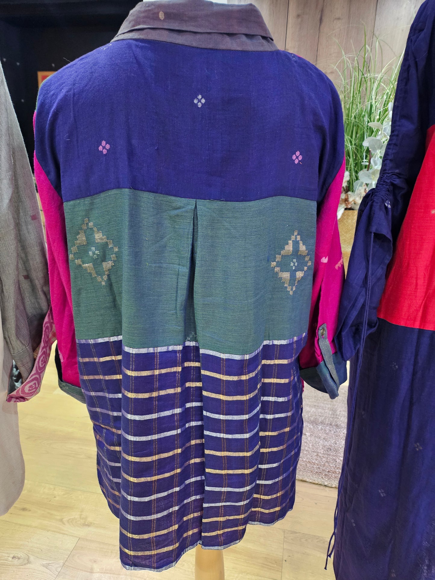 Noor karat patch shirt