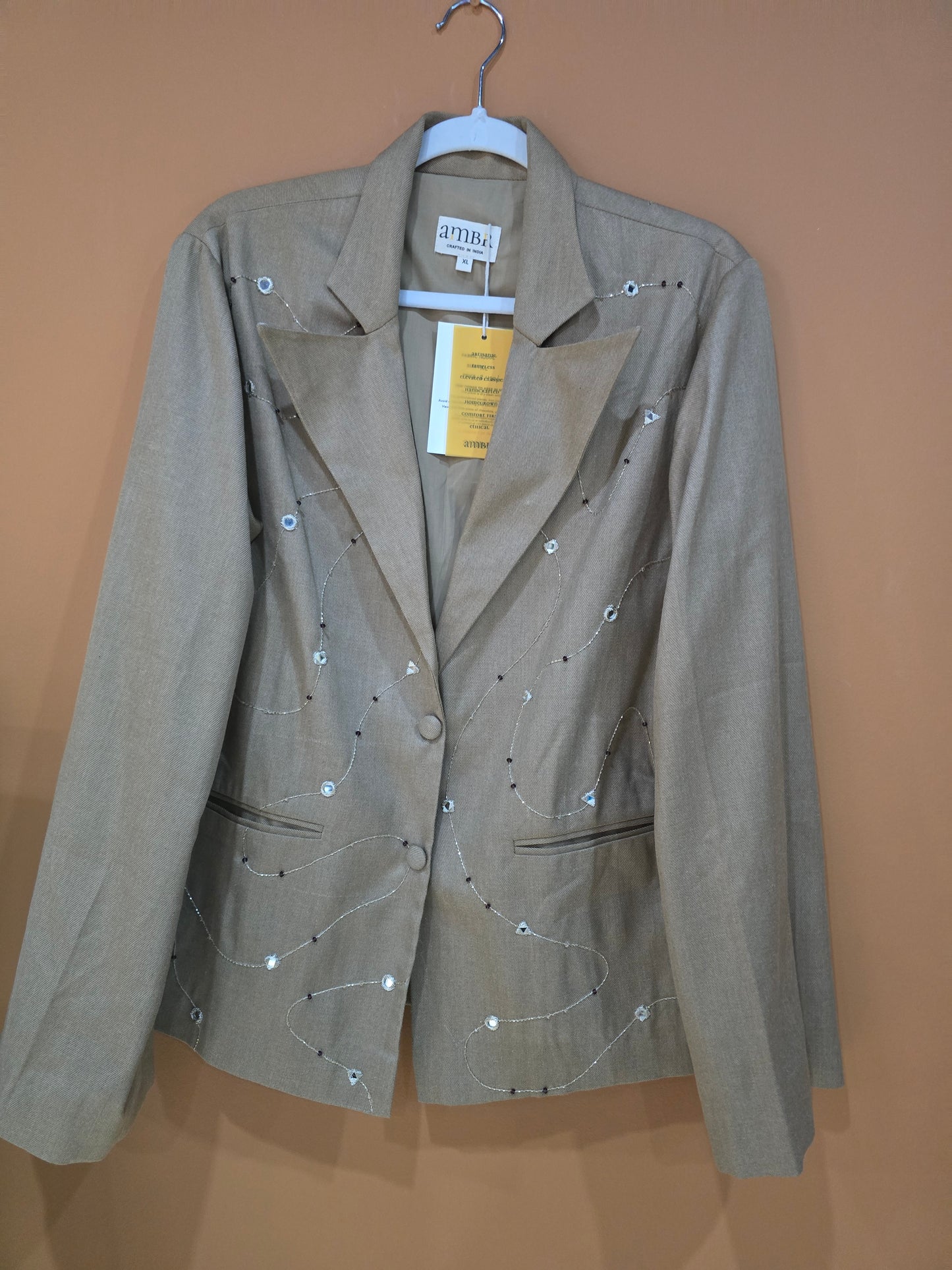 Elena beige blazer embroidered