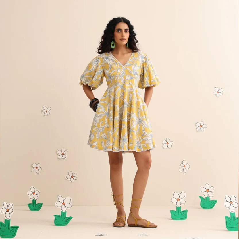 Yellow blosoom short dress
