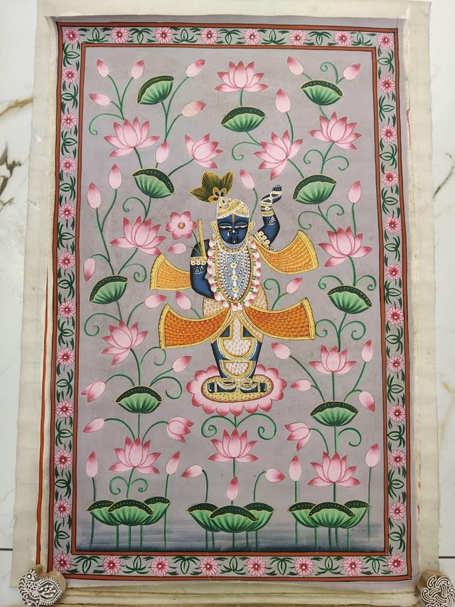 Grey pink pichwai