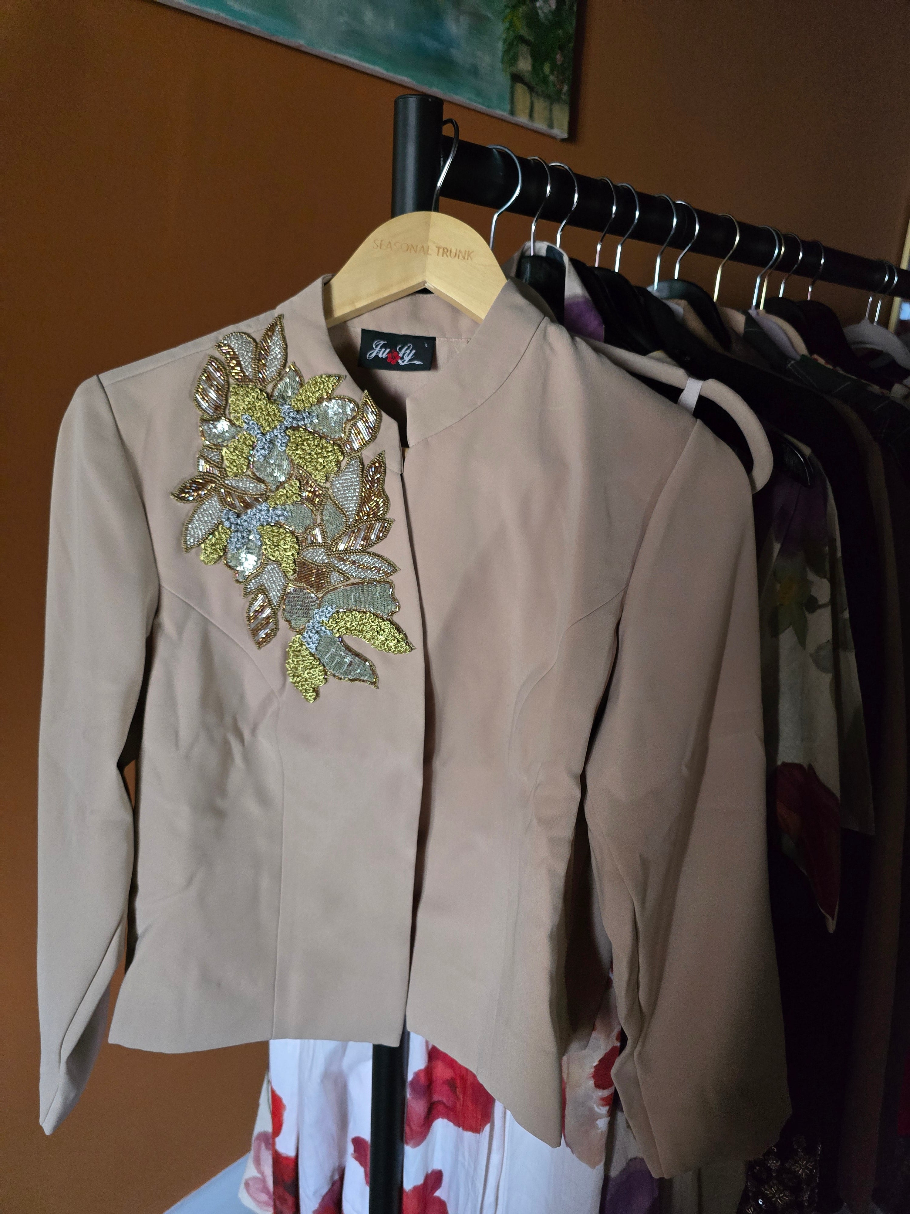 Jennifer embroidery jacket beige