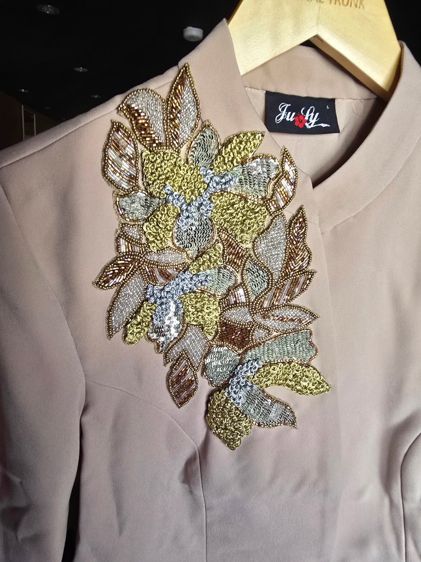Jennifer embroidery jacket beige